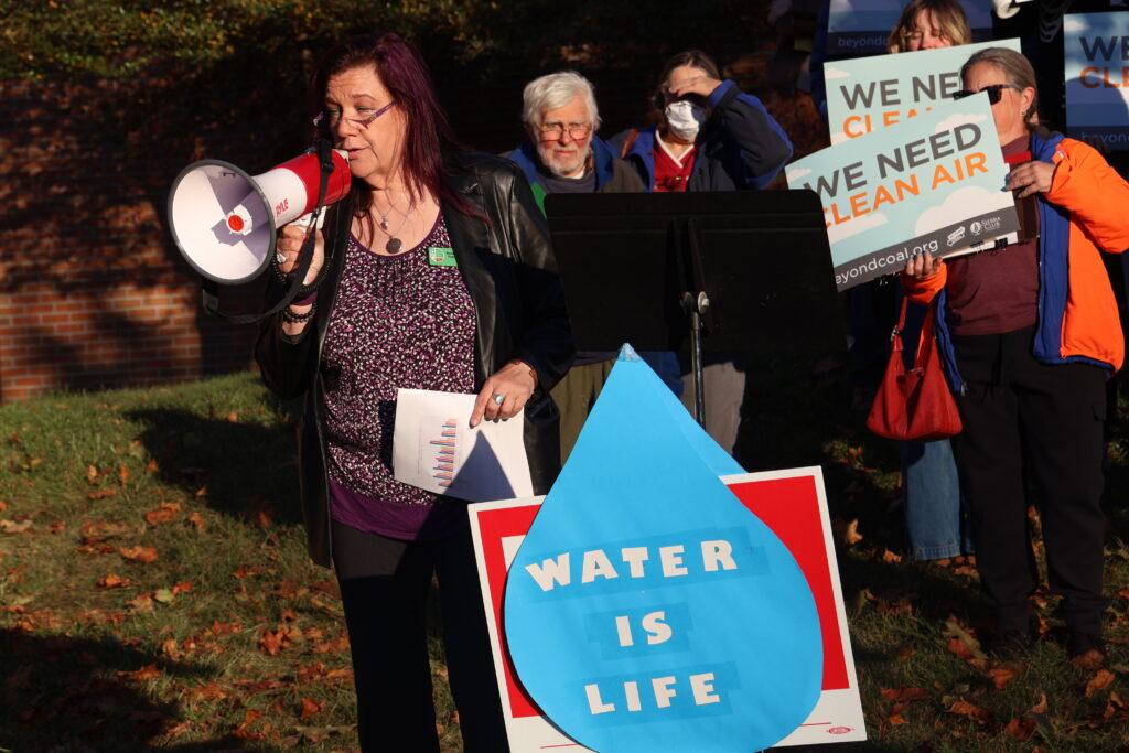 Trio of Michigan Senate Democrats introduce policy to address data center water usage